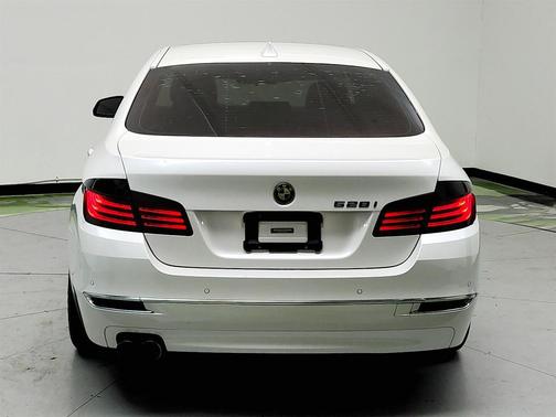 2015 BMW 528 528i