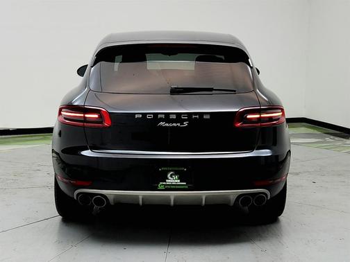 2016 Porsche Macan S