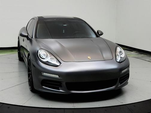 Gray 2014 Porsche Panamera 4