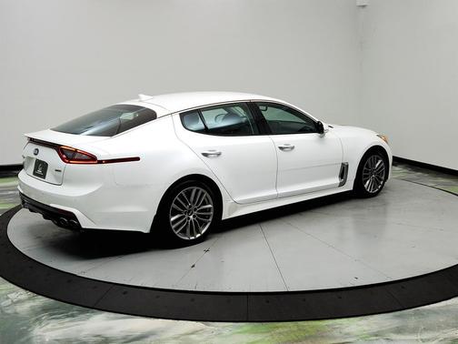 White 2018 Kia Stinger Base