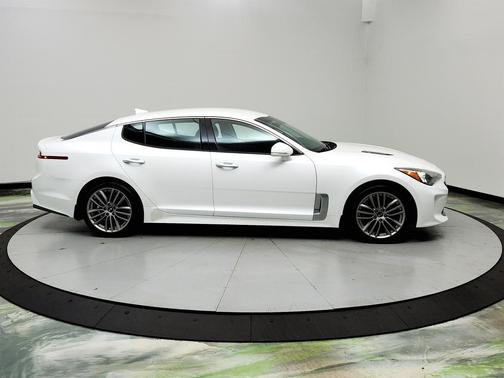 White 2018 Kia Stinger Base