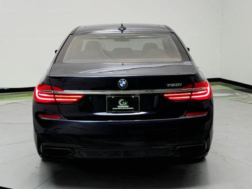 2016 BMW 750 I