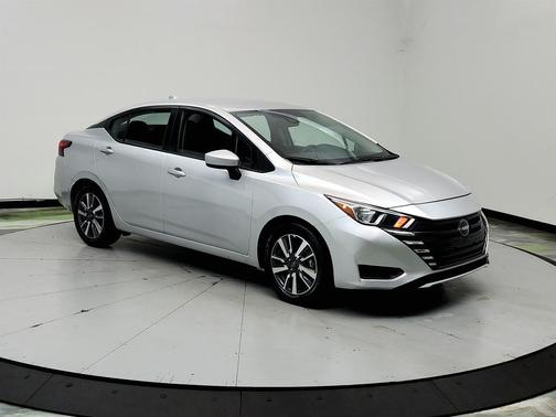 Aluminum 2023 Nissan Versa 1.6 SV