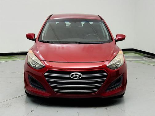 Red 2016 Hyundai Elantra GT Base