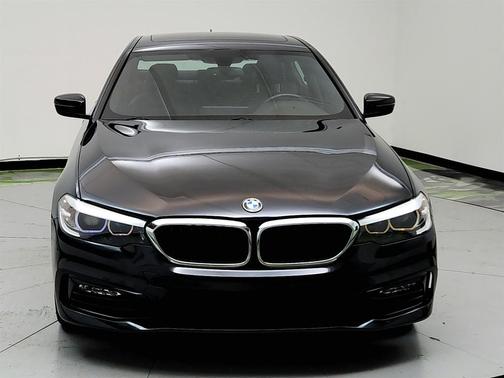 2018 BMW 530 530i