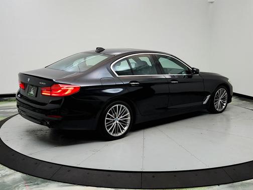 2018 BMW 530 530i
