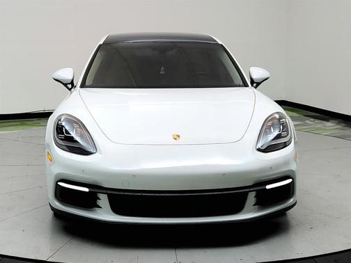2018 Porsche Panamera 4