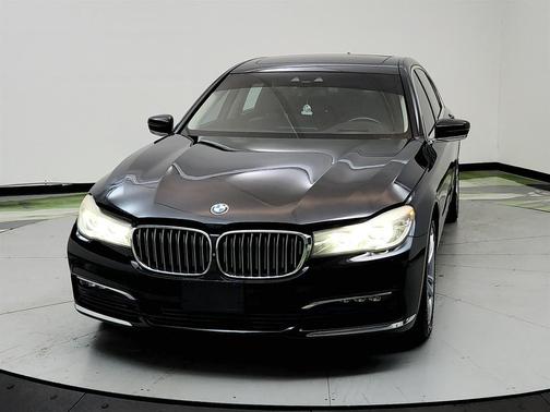 2017 BMW 740 740i