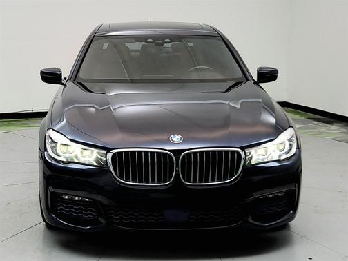 2017 BMW 740 740i
