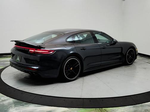 2020 Porsche Panamera GTS