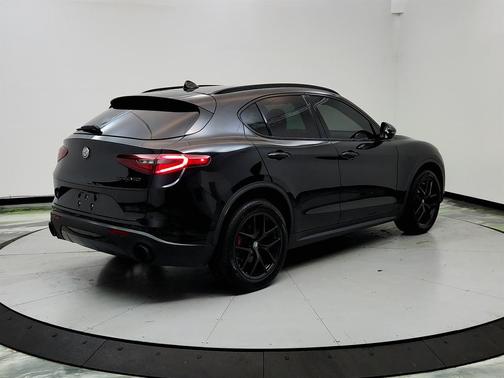 2019 Alfa Romeo Stelvio Sport