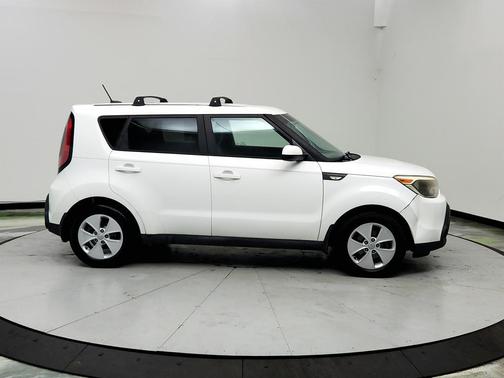 White 2014 Kia Soul Base