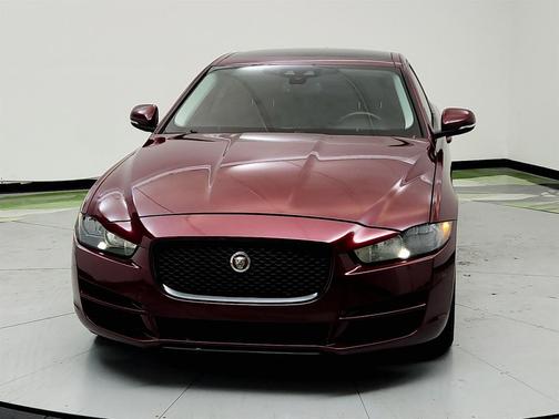 2017 Jaguar XE 25t