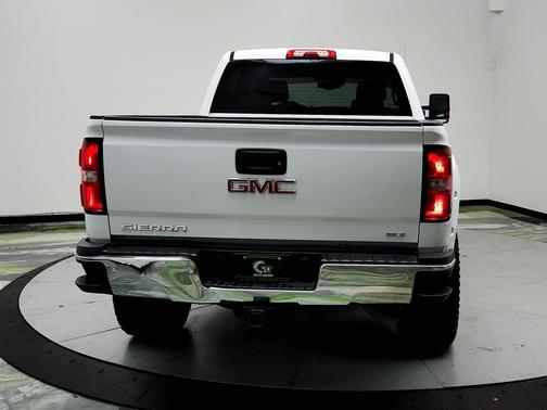 White 2017 GMC Sierra 2500 SLT