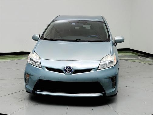 Green 2015 Toyota Prius Two