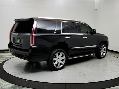 2017 Cadillac Escalade Luxury