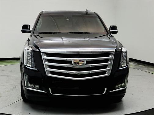 2017 Cadillac Escalade Luxury