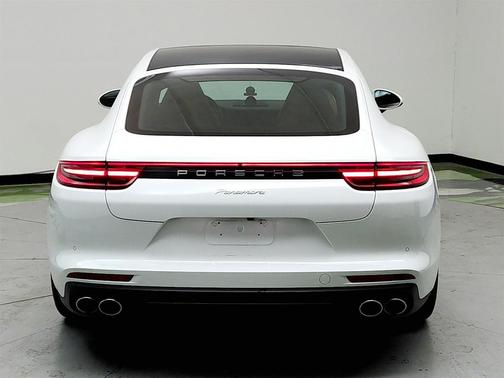2019 Porsche Panamera 4