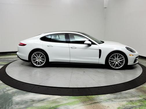 2019 Porsche Panamera 4