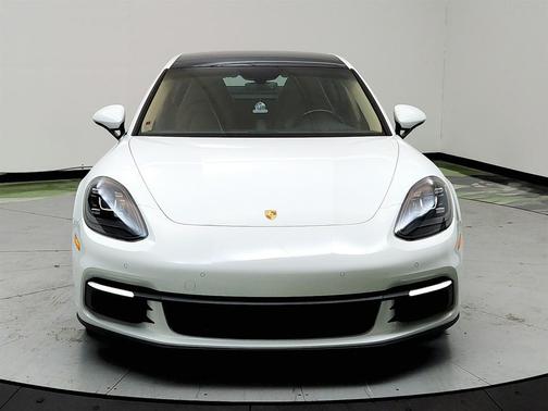 2019 Porsche Panamera 4