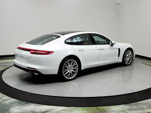 2019 Porsche Panamera 4