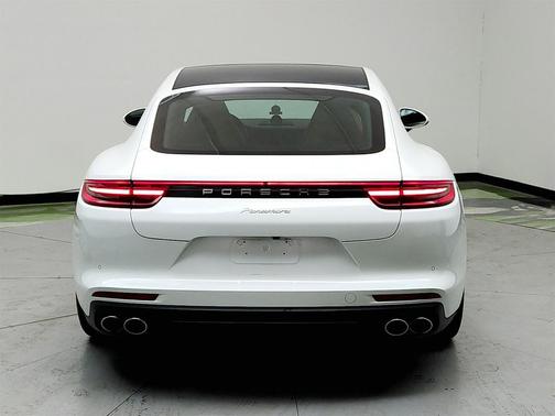 2019 Porsche Panamera 4