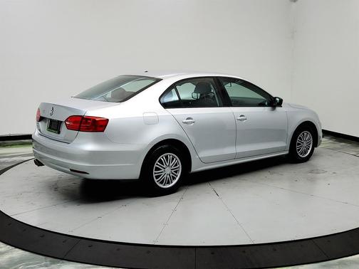 Aluminum 2011 Volkswagen Jetta SE