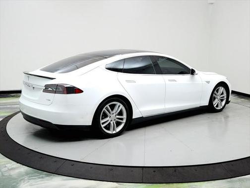 2016 Tesla Model S 70D
