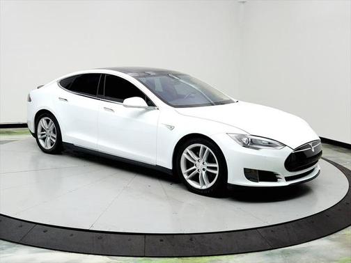 2016 Tesla Model S 70D