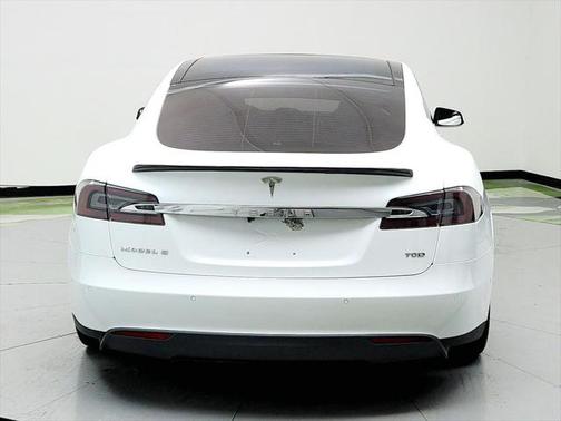 2016 Tesla Model S 70D