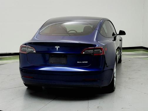 Blue 2022 Tesla Model 3 Long Range
