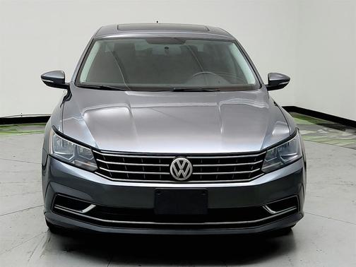 2016 Volkswagen Passat 1.8T SE