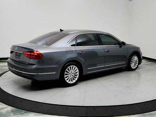 2016 Volkswagen Passat 1.8T SE