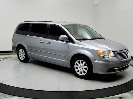 2015 Chrysler Town & Country LX