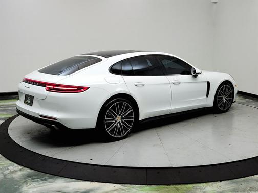 2019 Porsche Panamera Base