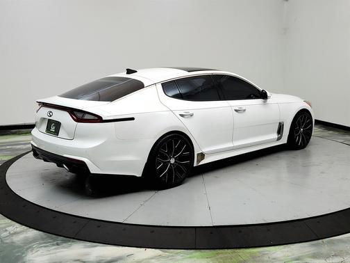 White 2018 Kia Stinger Premium