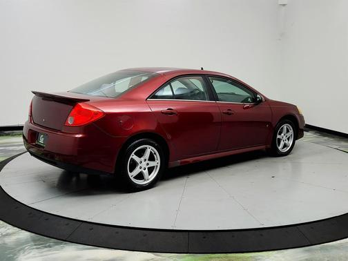 Red 2009 Pontiac G6 SE