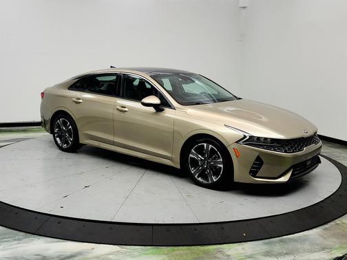 Tan 2021 Kia K5 EX