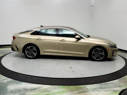 Tan 2021 Kia K5 EX