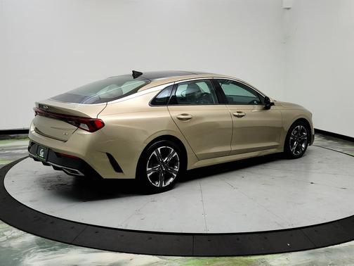 Tan 2021 Kia K5 EX