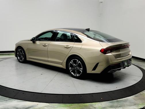 Tan 2021 Kia K5 EX