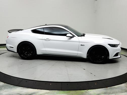 White 2015 Ford Mustang GT Premium