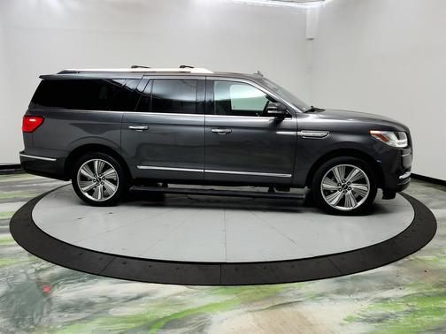 Gray 2018 Lincoln Navigator L Reserve