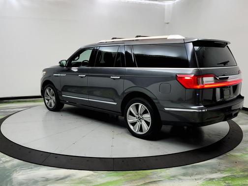 Gray 2018 Lincoln Navigator L Reserve