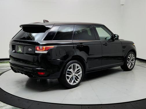 2017 Land Rover Range Rover Sport 5.0L Supercharged SVR