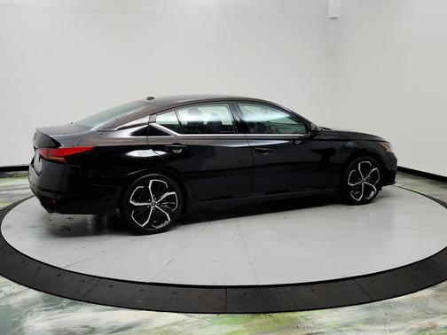 2024 Nissan Altima SR