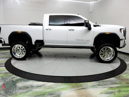 White 2024 GMC Sierra 2500 Denali Ultimate