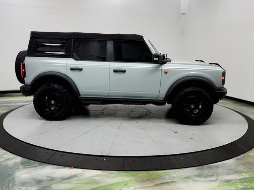 Gray 2021 Ford Bronco Badlands