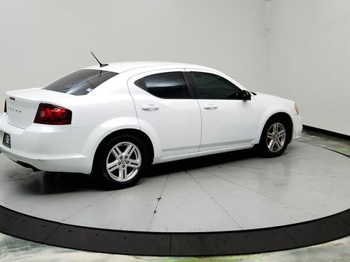 White 2011 Dodge Avenger Mainstreet