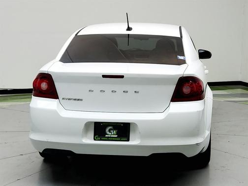 White 2011 Dodge Avenger Mainstreet